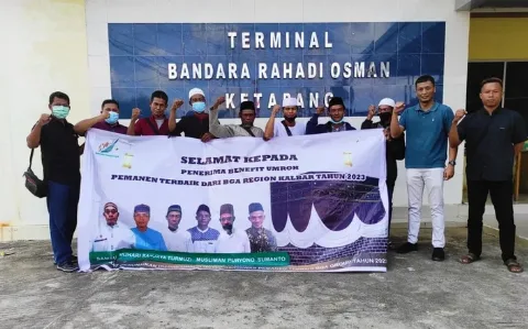 BGA Memberangkatkan Karyawan Panen, Menukaikan Ibadah Umroh
