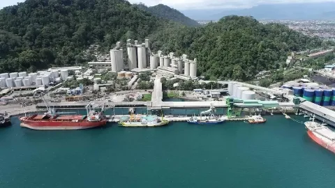PTP Nonpetikemas Teluk Bayur Beri Pelayanan Pemuatan Ekspor 18.000 Ton Produk Sawit ke Pakistan