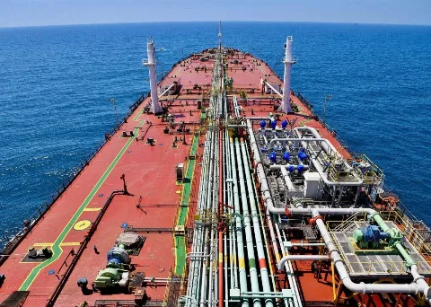 Industri Shipping Garap Dekarbonisasi Lewat Panel Surya dan Biofuel