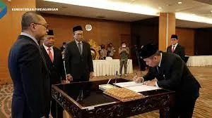 Menteri Perdagangan Zulkifli Hasan Melantik Dirjen PKTN Moga Simatupang