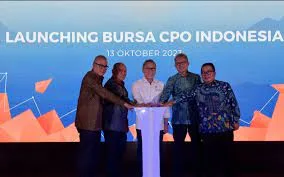 Layu Sebelum Berkembang, Kemana Bursa CPO Indonesia?