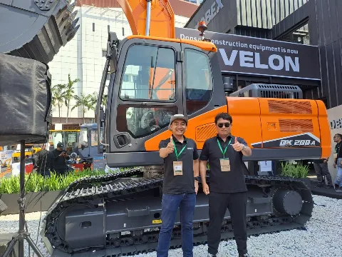 Traktor Massey Ferguson Handal di Kegiatan Mekanisasi Kebun Sawit