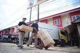 PT Rajawali Nusindo Menyalurkan Bantuan Pangan Stunting