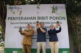 Pupuk Indonesia Memberikan 5.324 Bibit Pohon  Untuk Menurunkan Polusi Udara di Jakarta